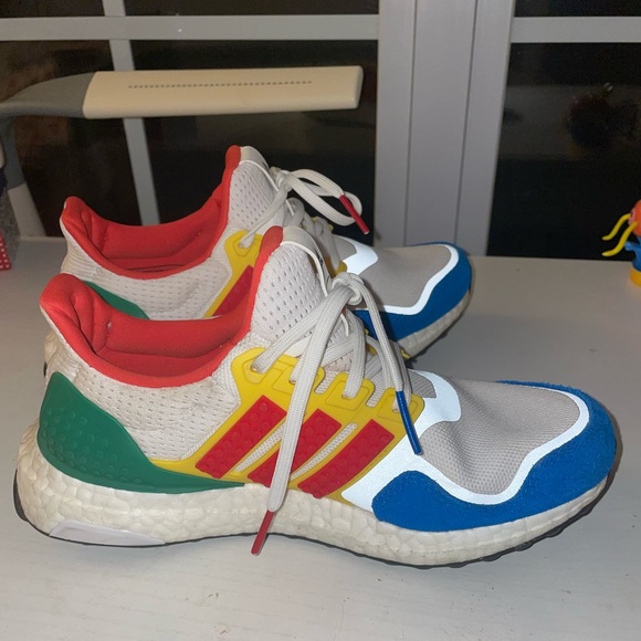 adidas Ultra Boost DNA x Lego MultiColor ❤️💛💚💙Woman’s 7 RARE Sneakers - Picture 4 of 12
